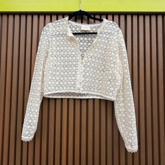 Cream Lace Long Sleeve Crop Top - Picture 1 of 3